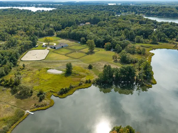 717 River Road, Eliot, ME 03903