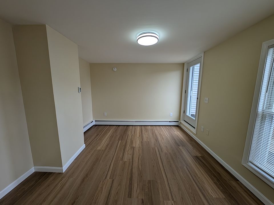 1st image of 159 Grove St #5