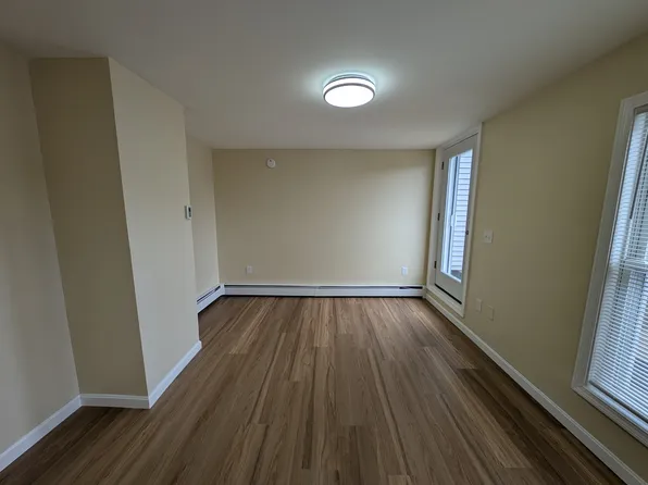 159 Grove St #5, Rutland, VT 05701