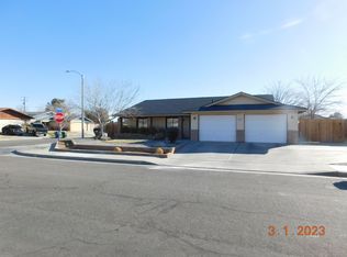 402 S Desert Candles St, Ridgecrest, CA 93555