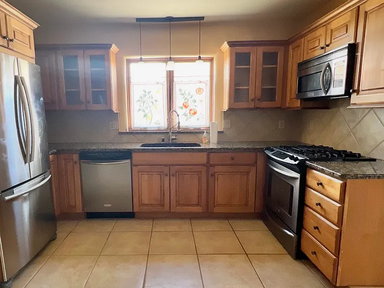 818 W Manhattan Ave #B — Photo 6