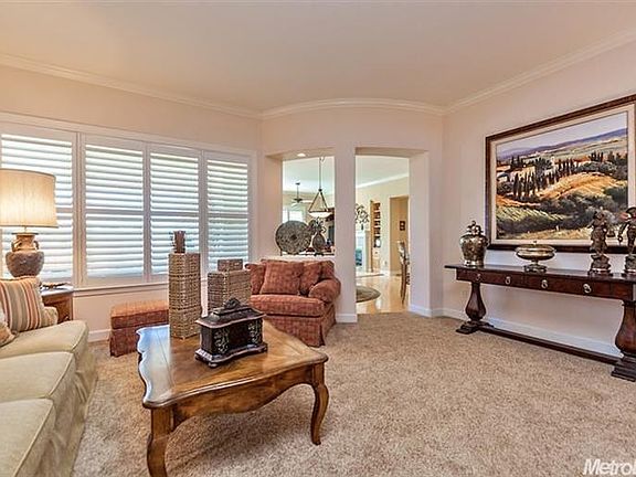 2nd image of 577 Northfield Ln
