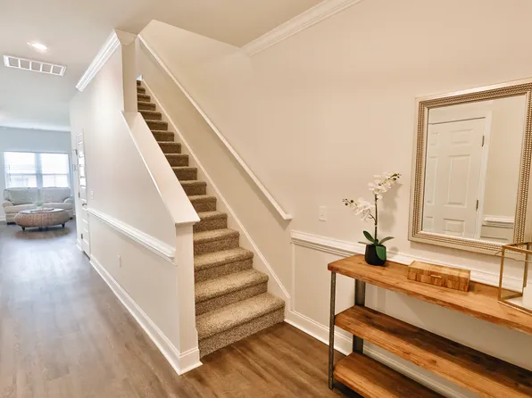 568 Governor Treutlen Cir, Pooler, GA 31322