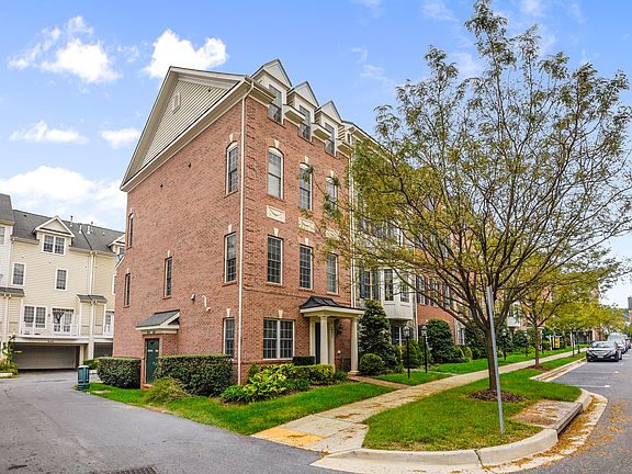 2nd image of 651 Hurdle Mill Pl