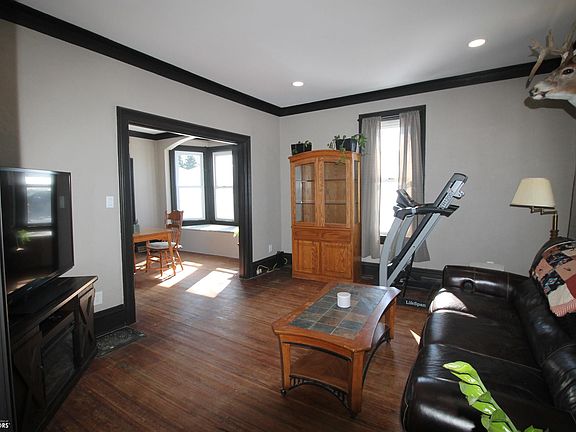 4th image of 502 Broad Ave