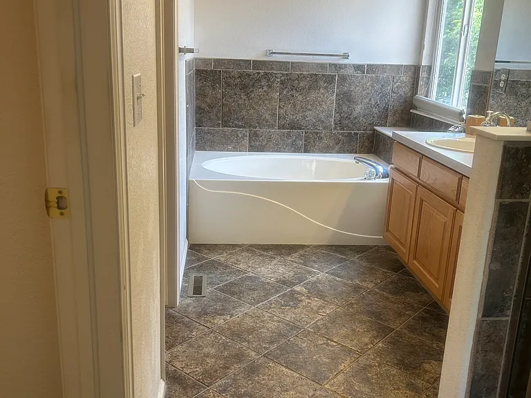 1325 N Ford St — Photo 43