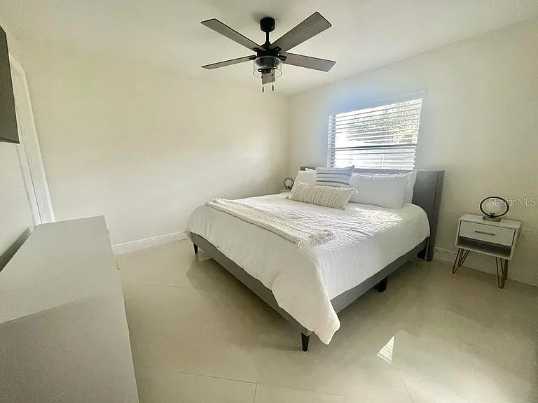 202 Village View Ln — Photo 6