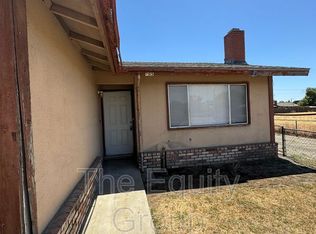 2115 W Inyo Ave, Tulare, CA 93274