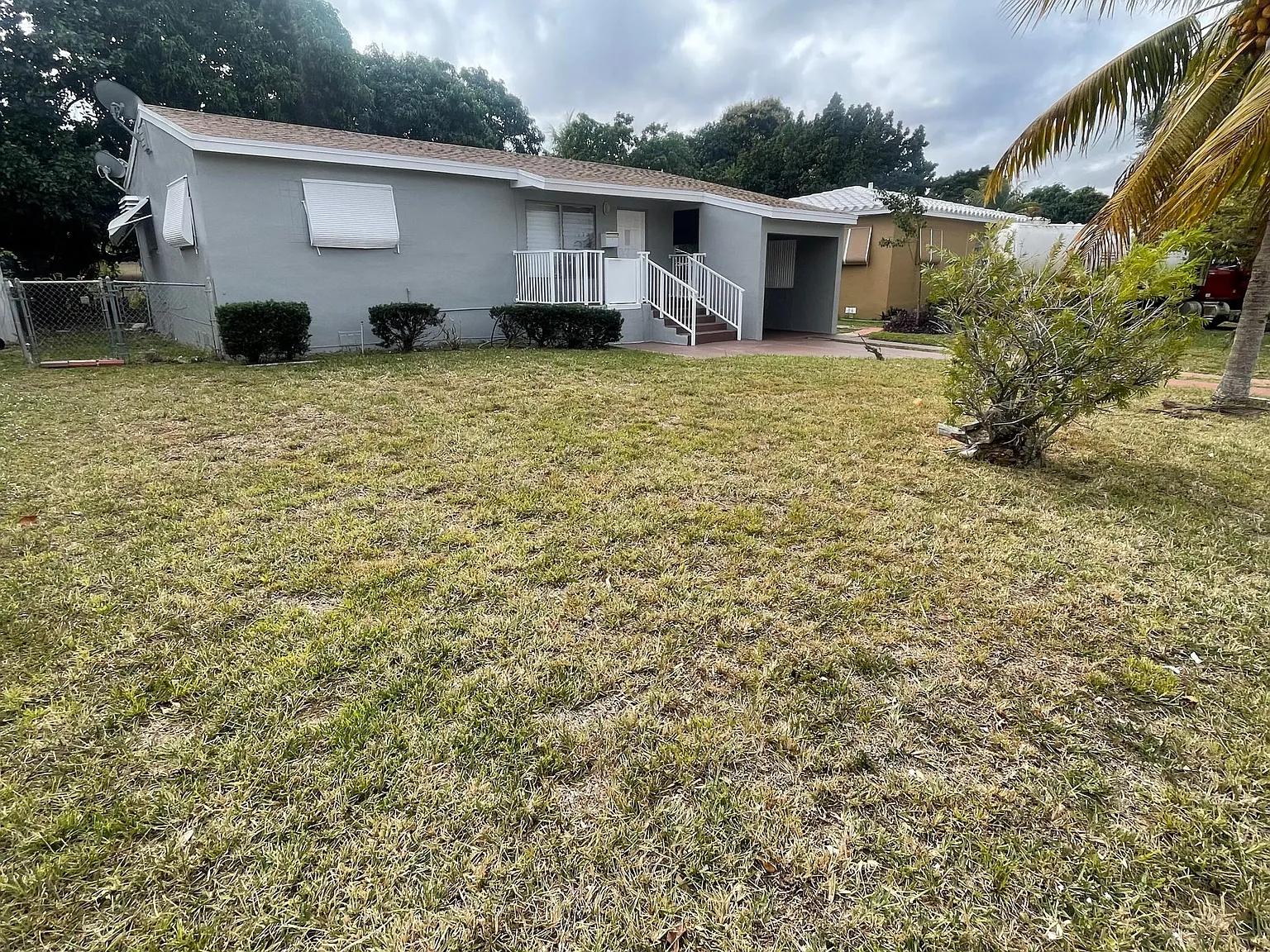 3 bed, 1296 sqft, $3,200 — Photo 2