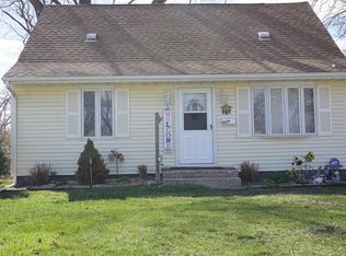 5632 Walker Ave, Loves Park, IL 61111