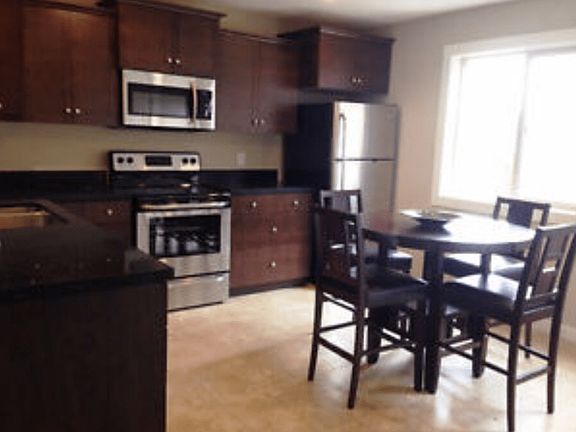 5th image of 880 5th St