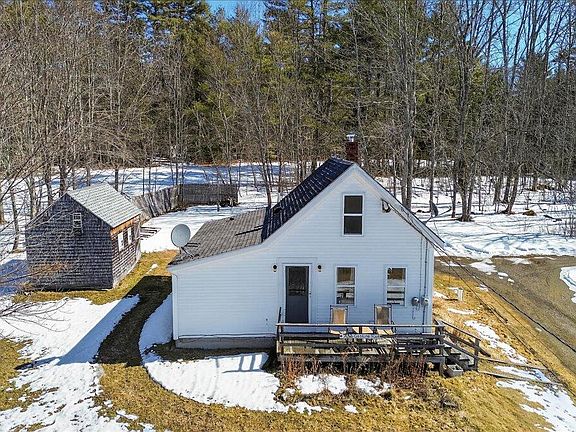 3rd image of 732 Castine Road