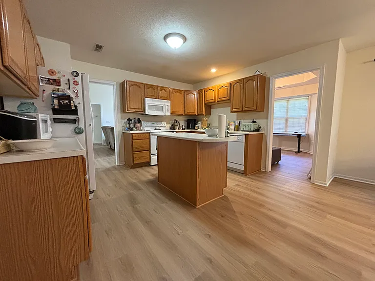 4805 Castlewood Ct — Photo 8
