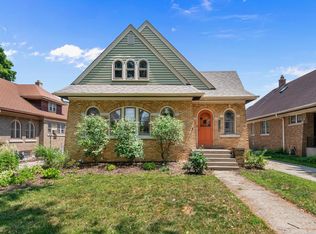 2358 N 73rd St, Wauwatosa, WI 53213