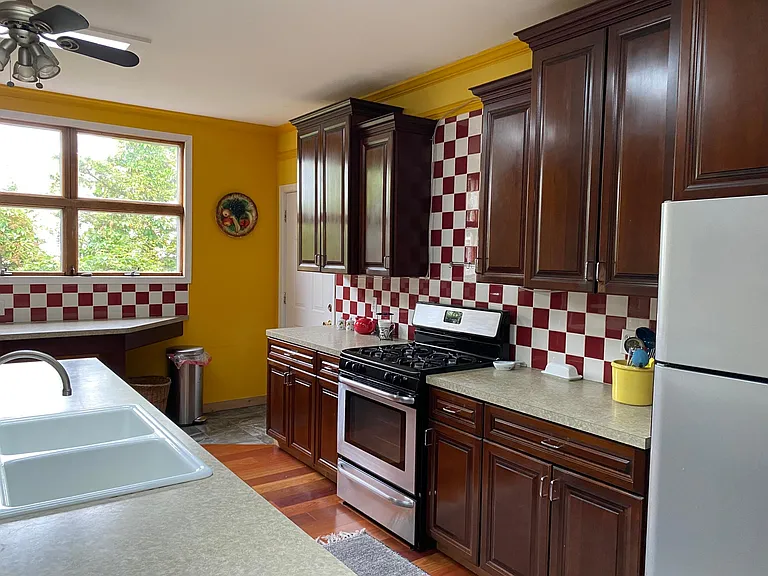 1 Romney Pl #A — Photo 7