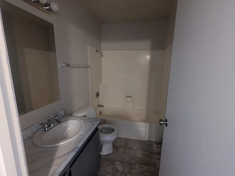 939 Jamieson Ct #4 — Photo 2