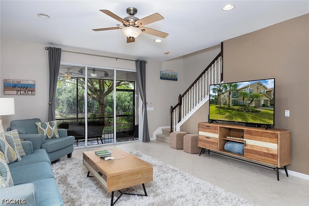3 bed, 2.5 bath, 1821 sqft, $5,500 — Photo 1