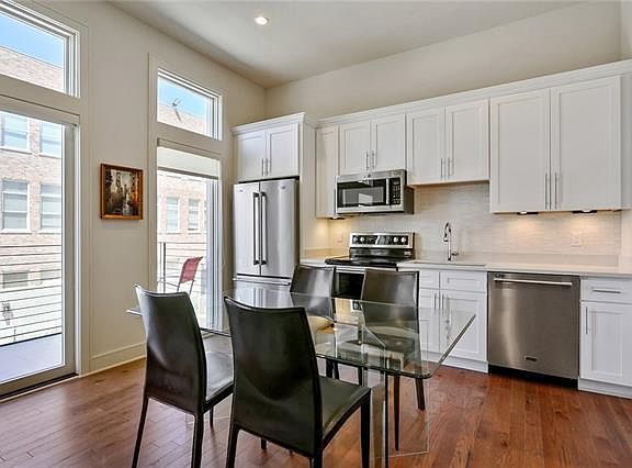 4th image of 818 Dauphine St #Townhouse 102
