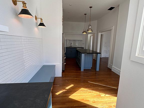 2nd image of 509 Oak St