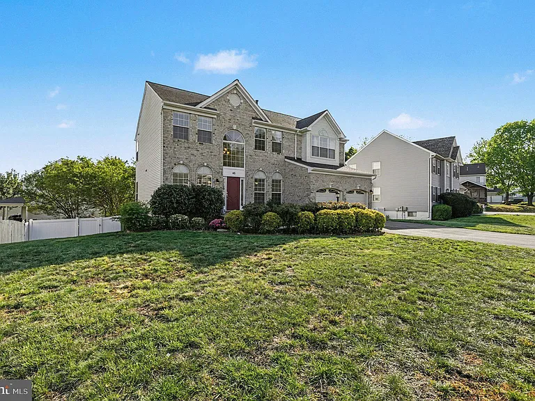 46 Northampton Blvd — Photo 36
