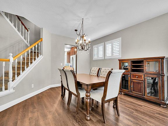4th image of 349 Oak Valley Dr