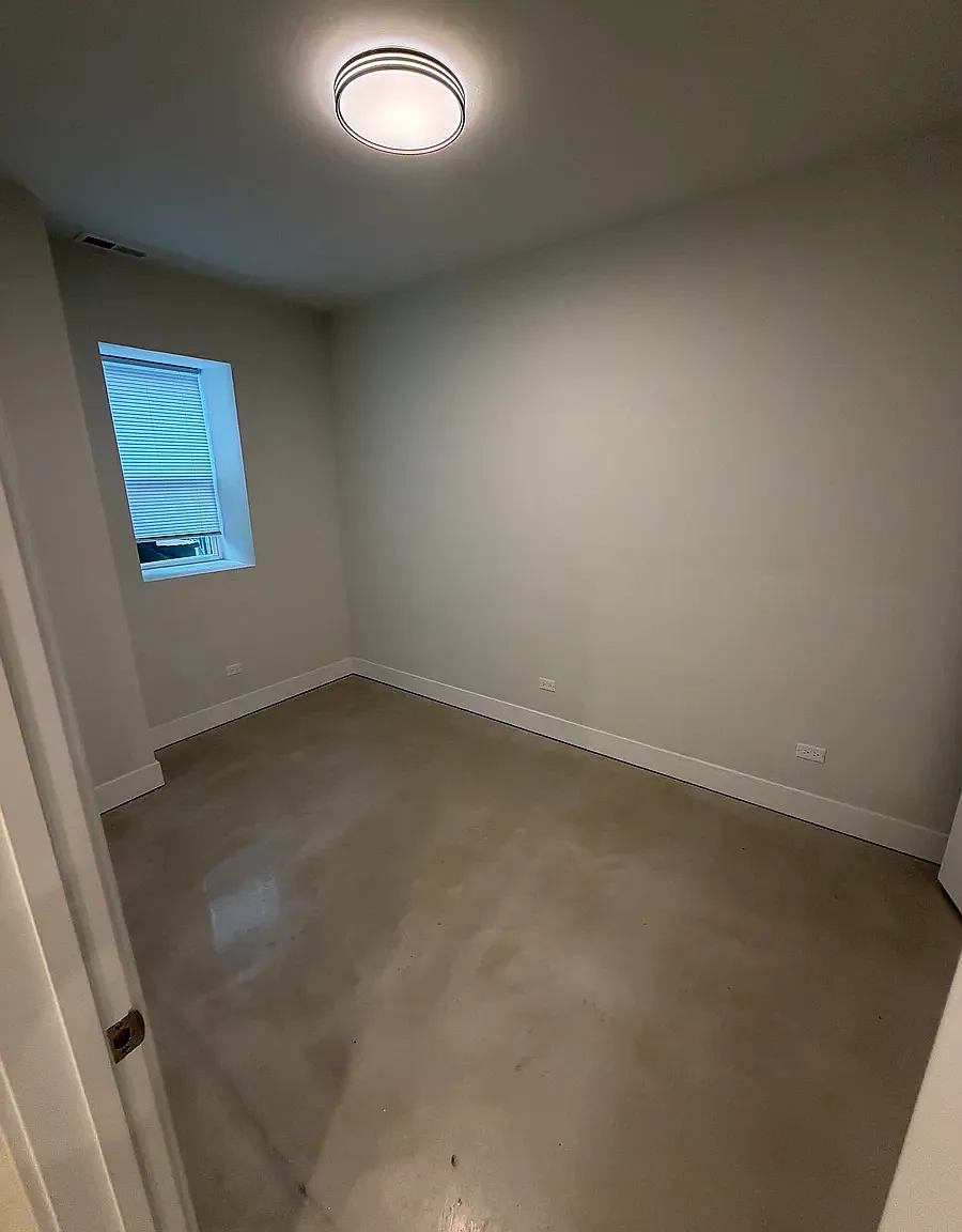 3 bed, 1050 sqft, $3,650 — Photo 2