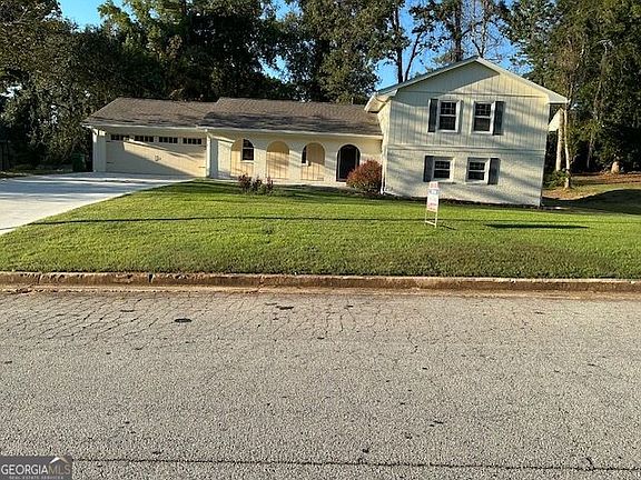 3rd image of 3530 Columbia Pkwy