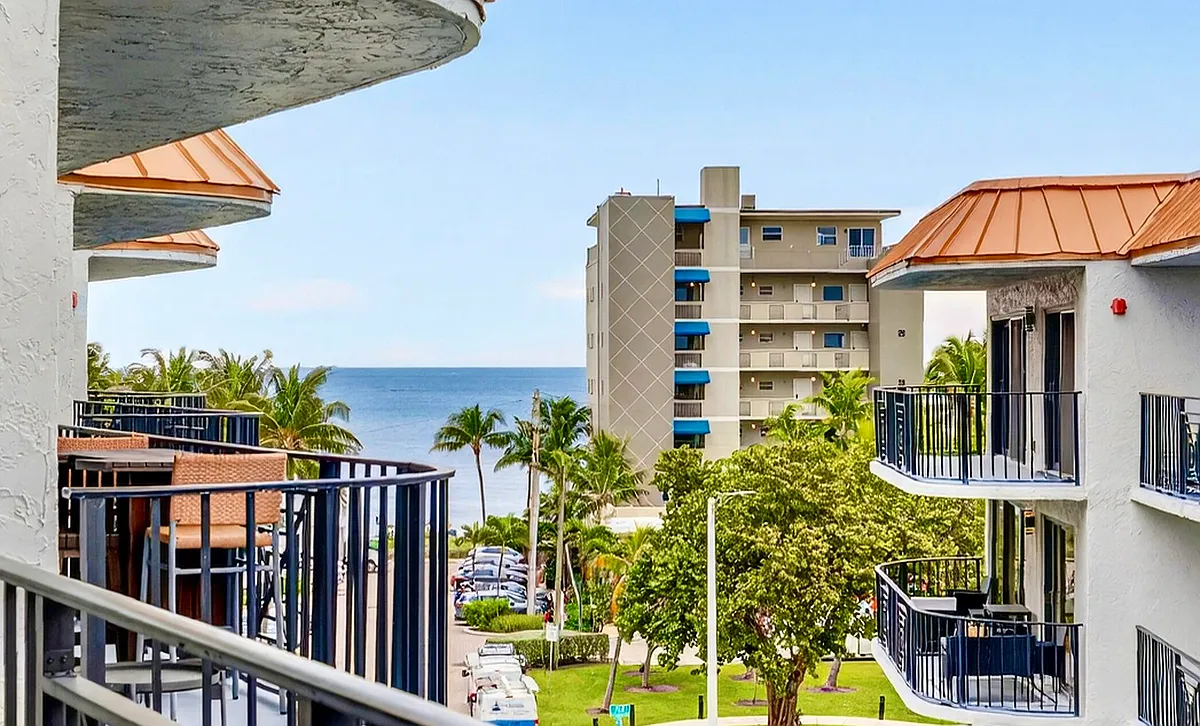 Building Photo - 2029 N Ocean Blvd #509