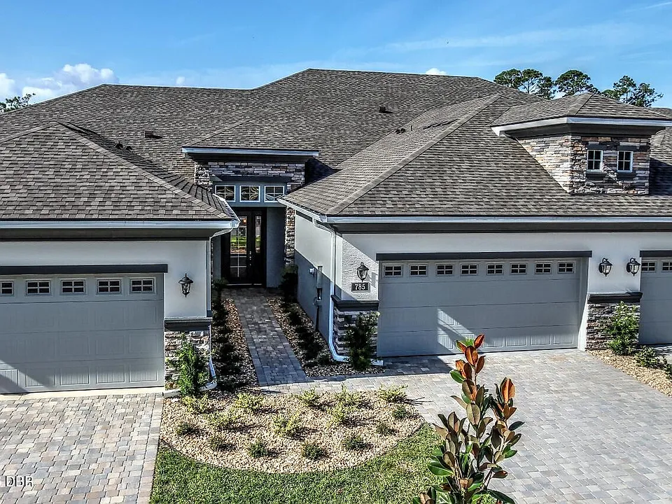 785 Aldenham Ln