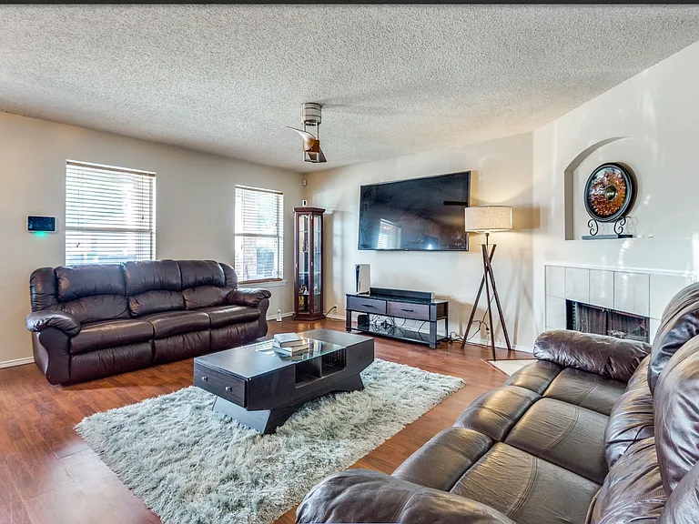 212 Prentice Dr — Photo 5