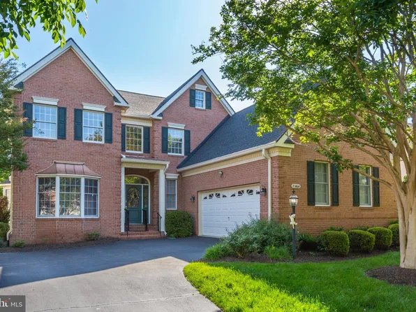 43464 Foxgrove Ct, Ashburn, VA 20147