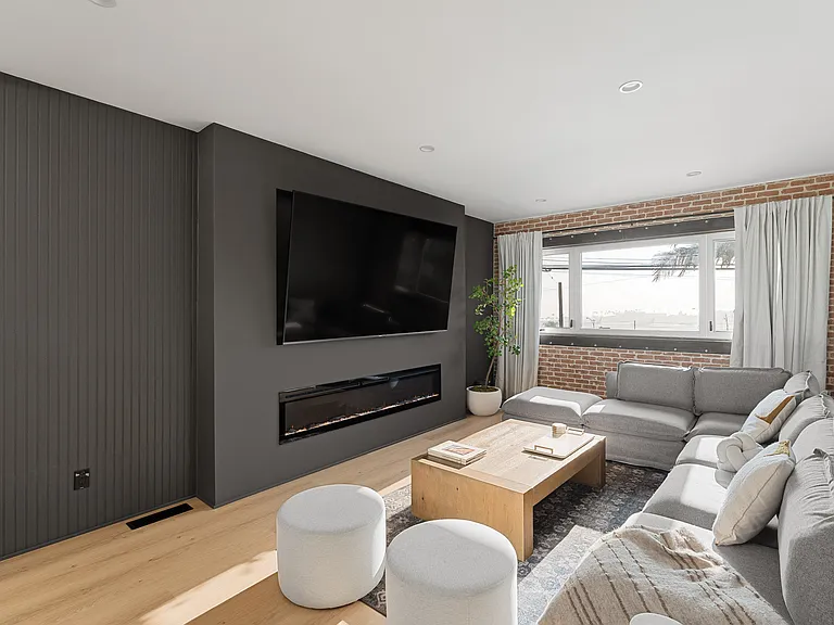3033 India St #8 — Photo 14