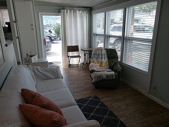 3rd image of 220 Bayo St