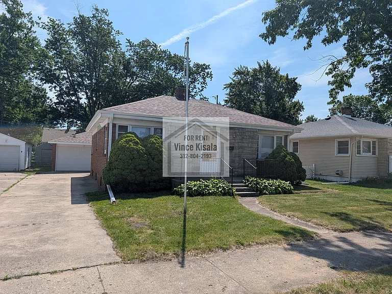 1410 Oak St — Photo 10