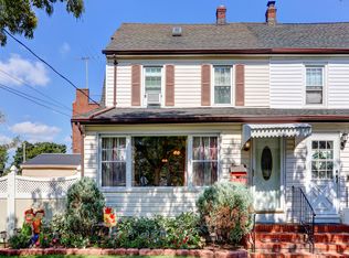 24901 88th Rd, Bellerose, NY 11426