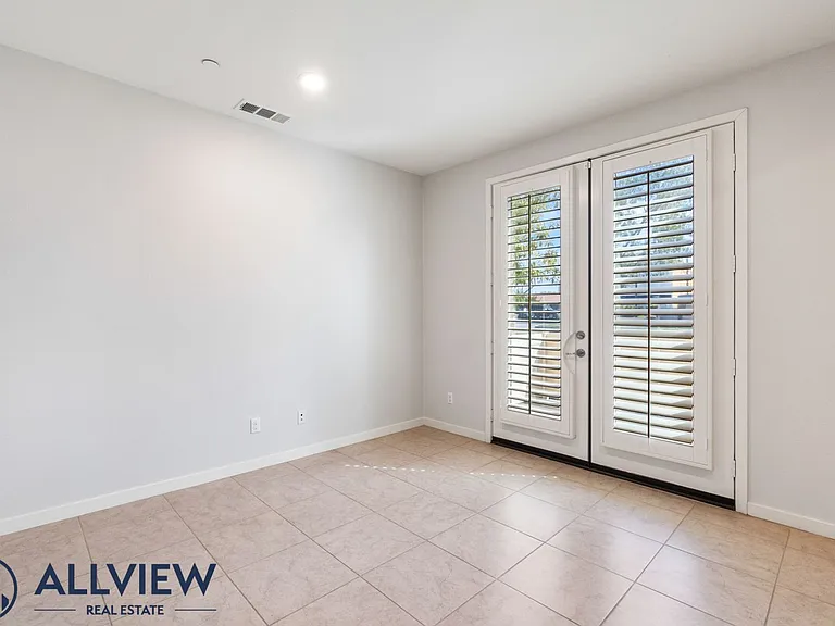 1531 E Lincoln Ave — Photo 8