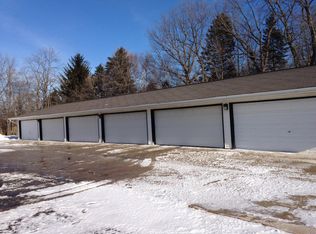 180 N Freeman Dr APT 3, Port Washington, WI 53074