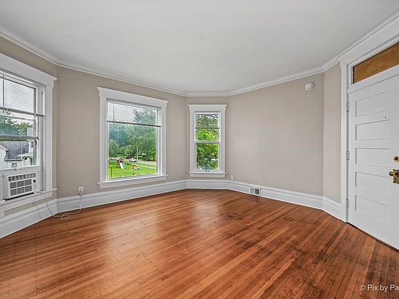 4th image of 329 S 4th St APT 3