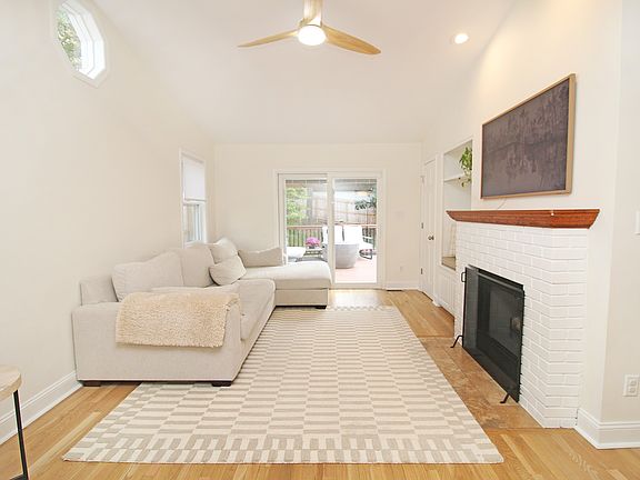 4th image of 7416 Lansdowne Ave