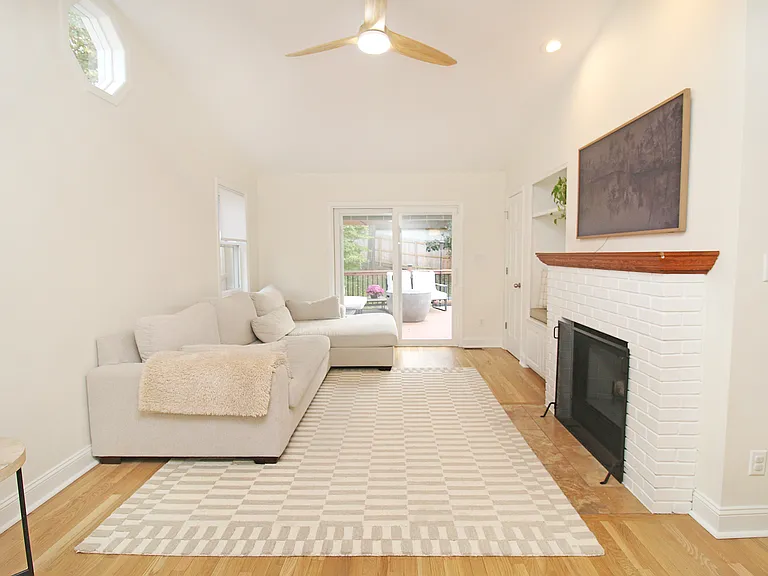 7416 Lansdowne Ave — Photo 4