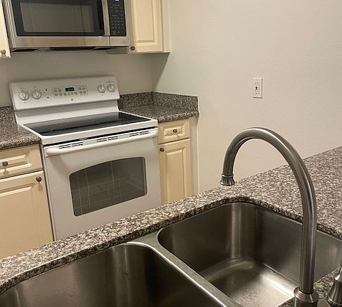 4th image of 3929 Mission Dr Unit 8