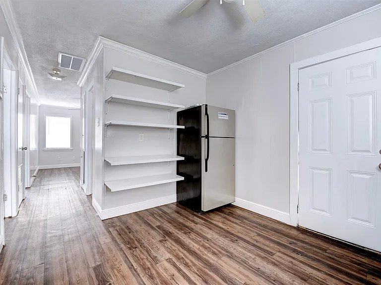 1209 Cabell St — Photo 12
