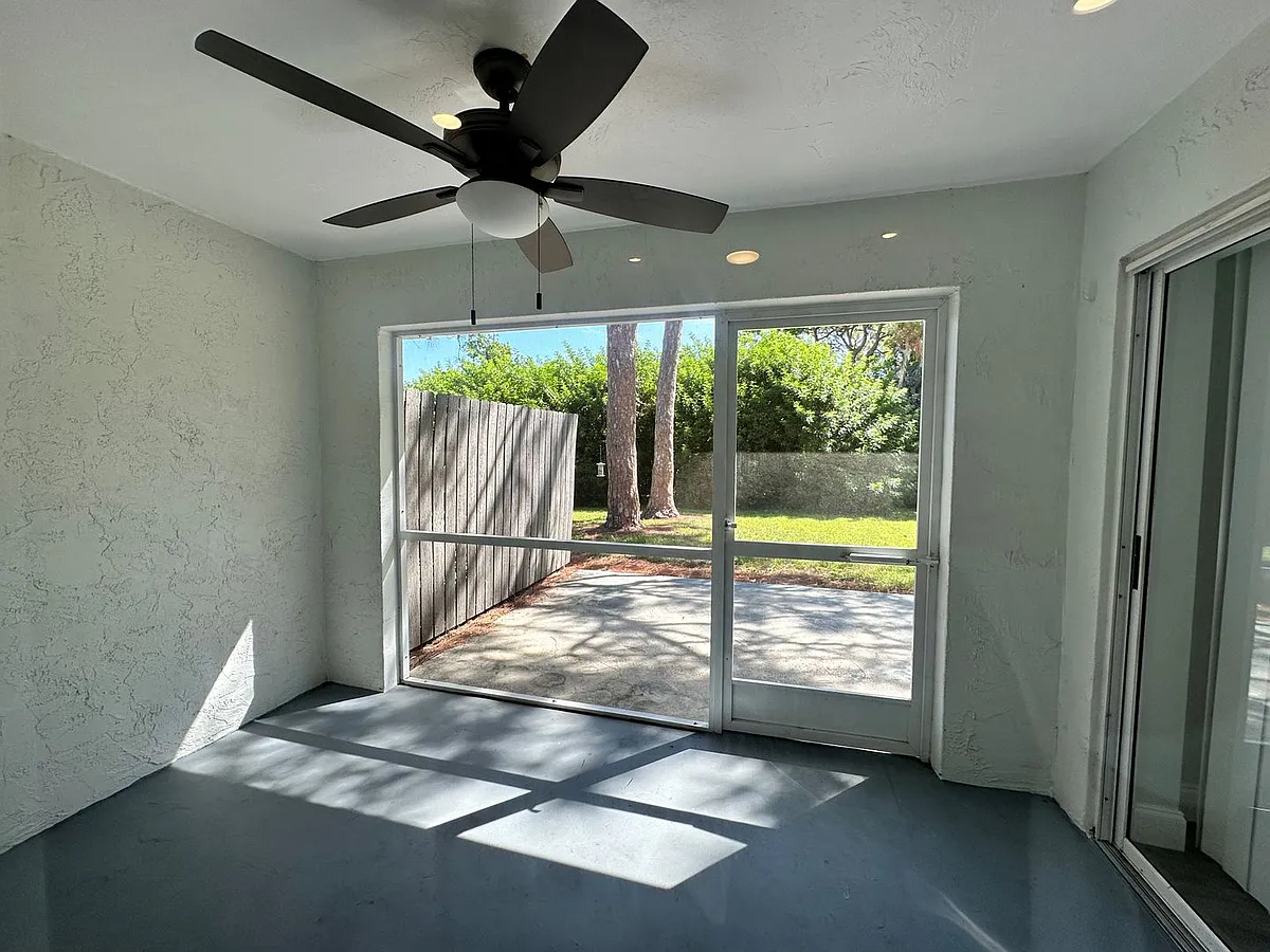 Photo 2 of 18 - 8960 Silkwood Ct - Sarasota, FL Building Photo - 8960 Silkwood Ct