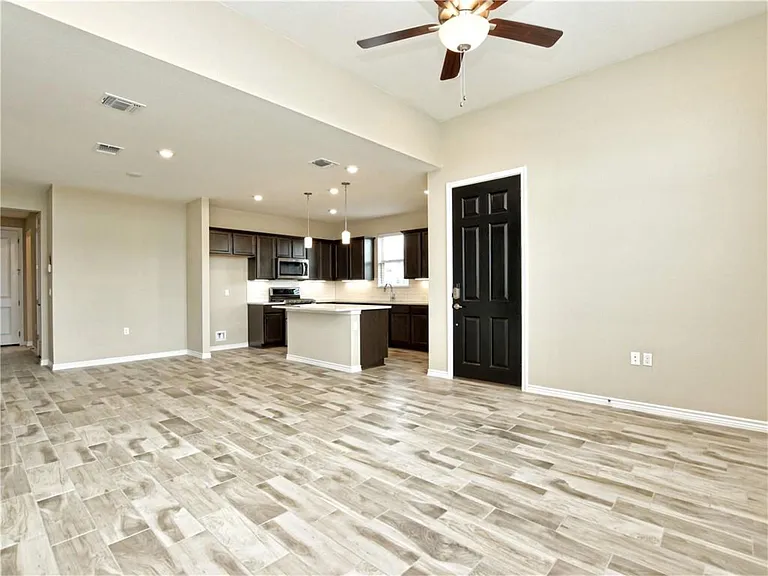 109 Harborside Dr #101 — Photo 8