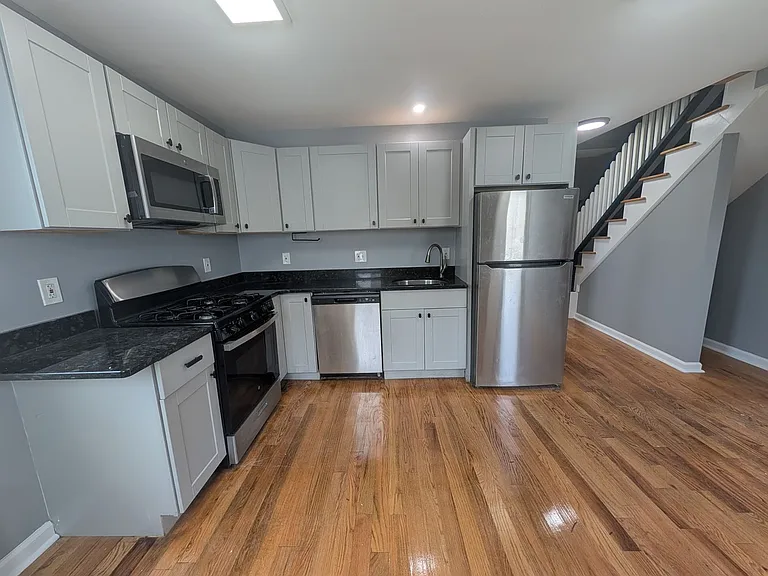 45 2nd Ave — Photo 37