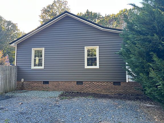 4th image of 3285 Baldwin Dr