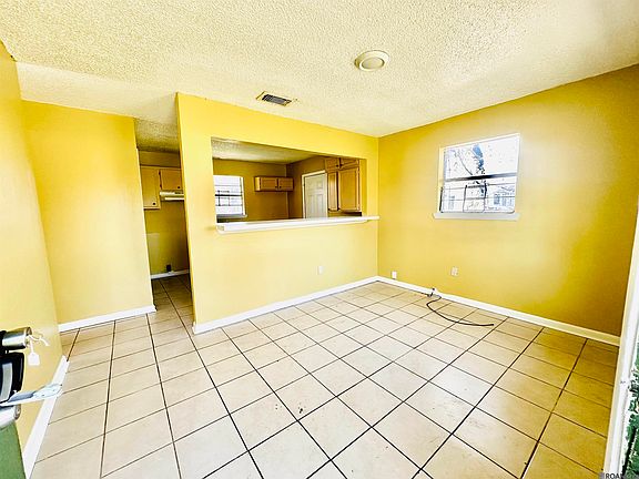 4th image of 3114 Oswego St