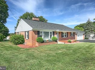 3021 Grandview Rd, Hanover, PA 17331