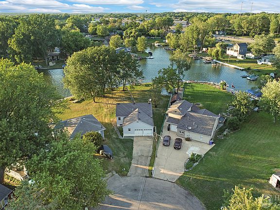 3rd image of 35698 N Sheridan Dr