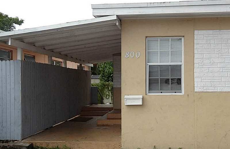 1st image of 800 NW 27th Ave